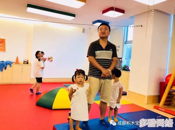 铿锵锵锵锵免费观看两年半，最新动态：平台宣布将继续提供免费服务至2025年底，用户反响热烈